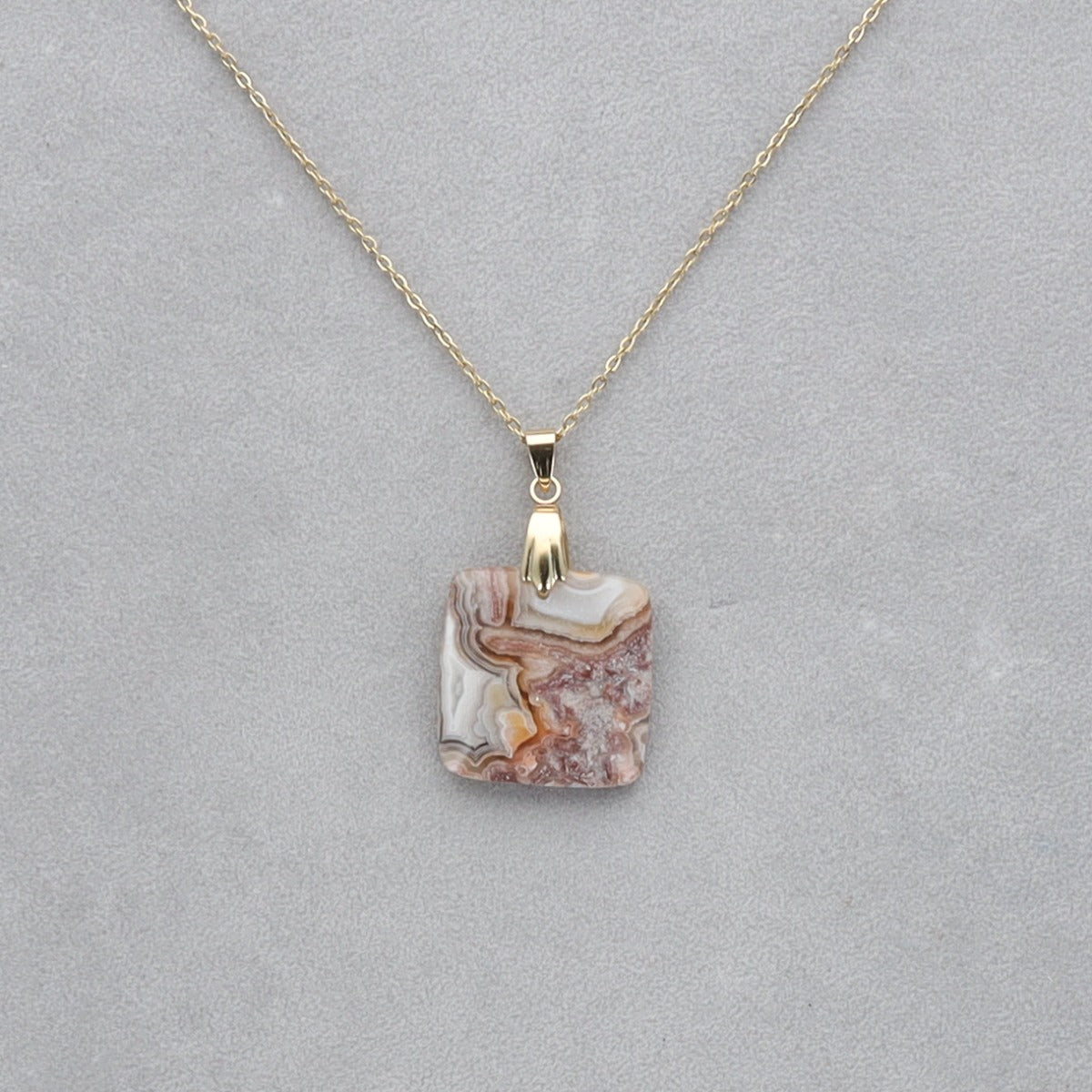 Agate Crazy Lace Cabochon percé 37