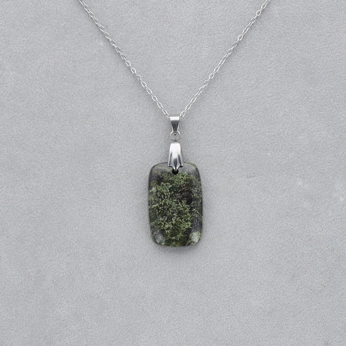 Dragon Vert Cabochon percé 22