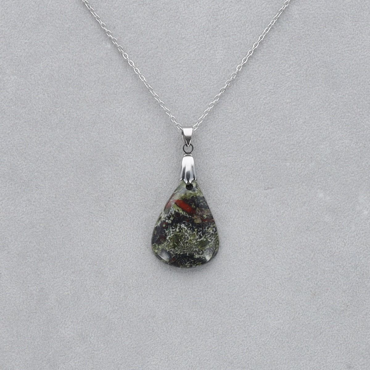 Dragon Vert Cabochon percé 23