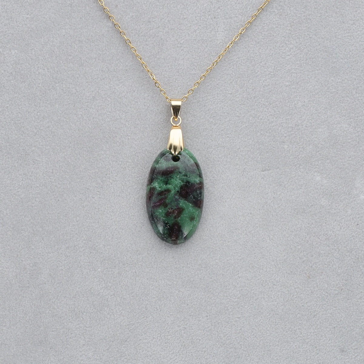 Fuschite Rubis Cabochon percé 57