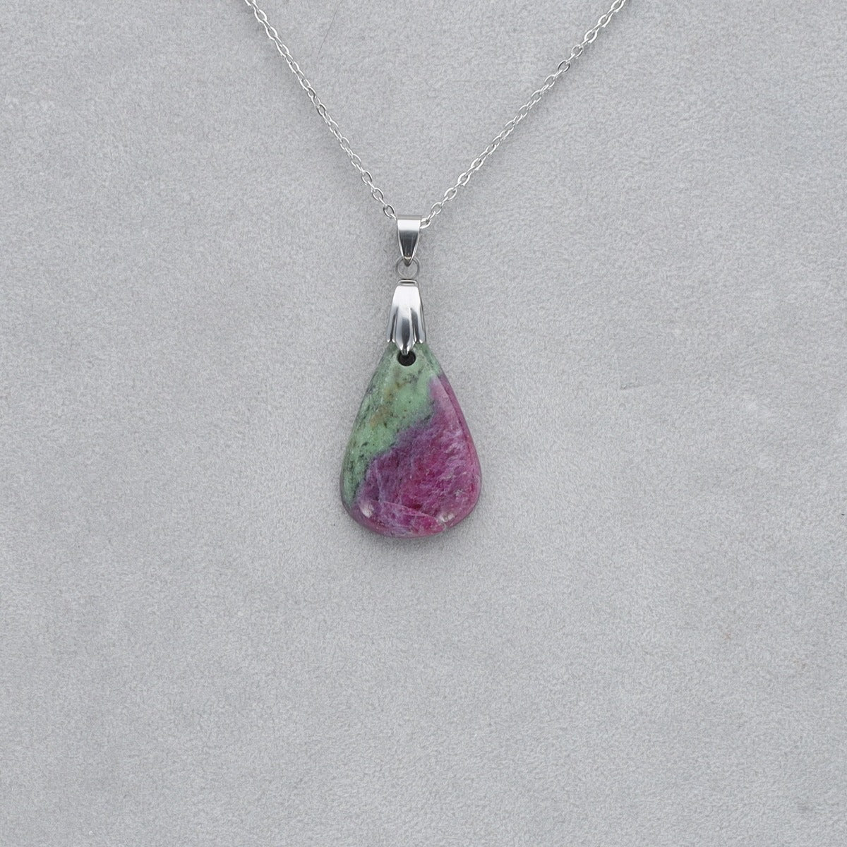 Fuschite Rubis Cabochon percé 69