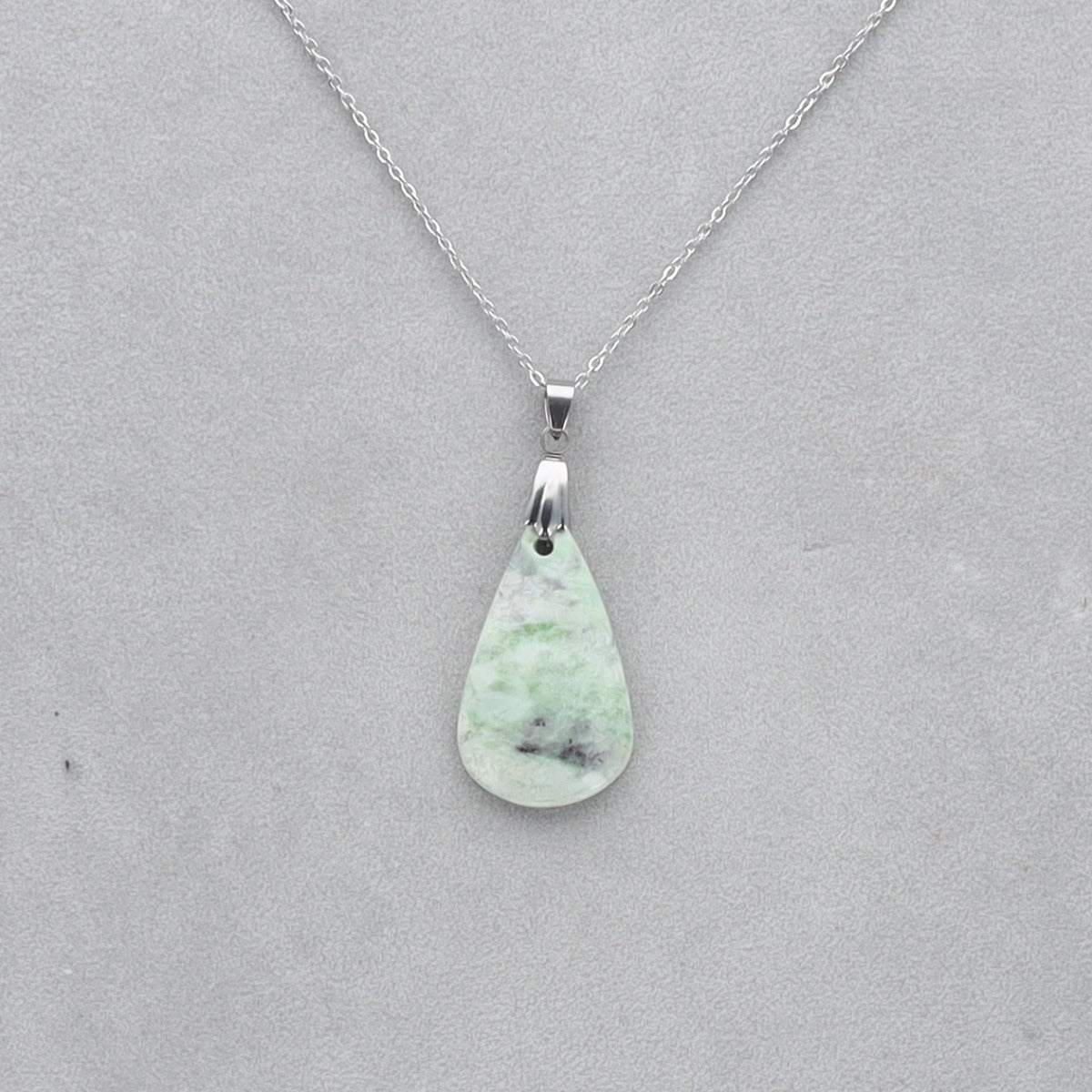 Kammererite Cabochon percé 46