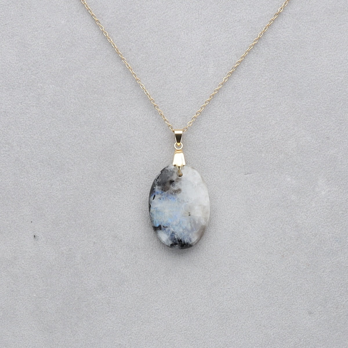 Pierre de Lune Tourmaline Cabochon percé 44