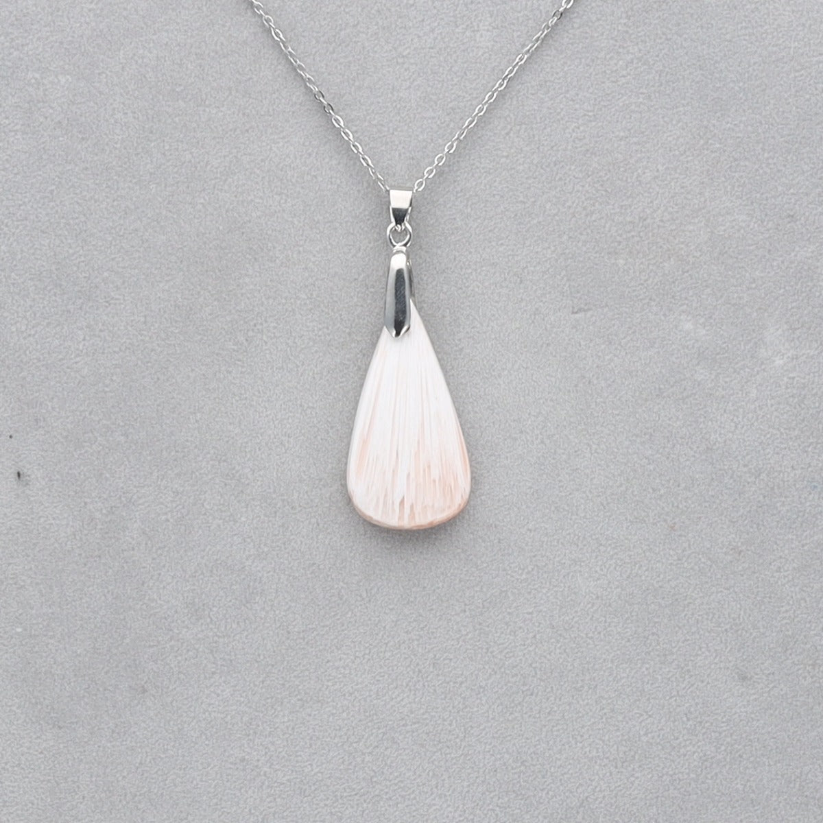 Scolécite Rose Cabochon percé 42