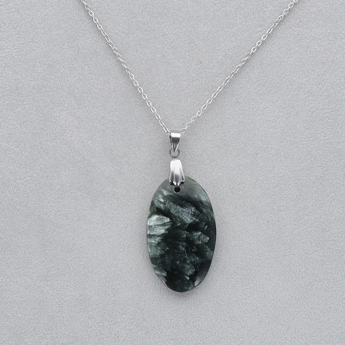 Séraphinite Cabochon percé 42