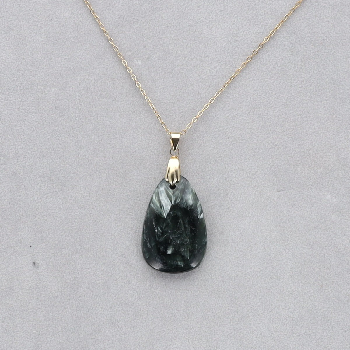 Séraphinite Cabochon percé 46