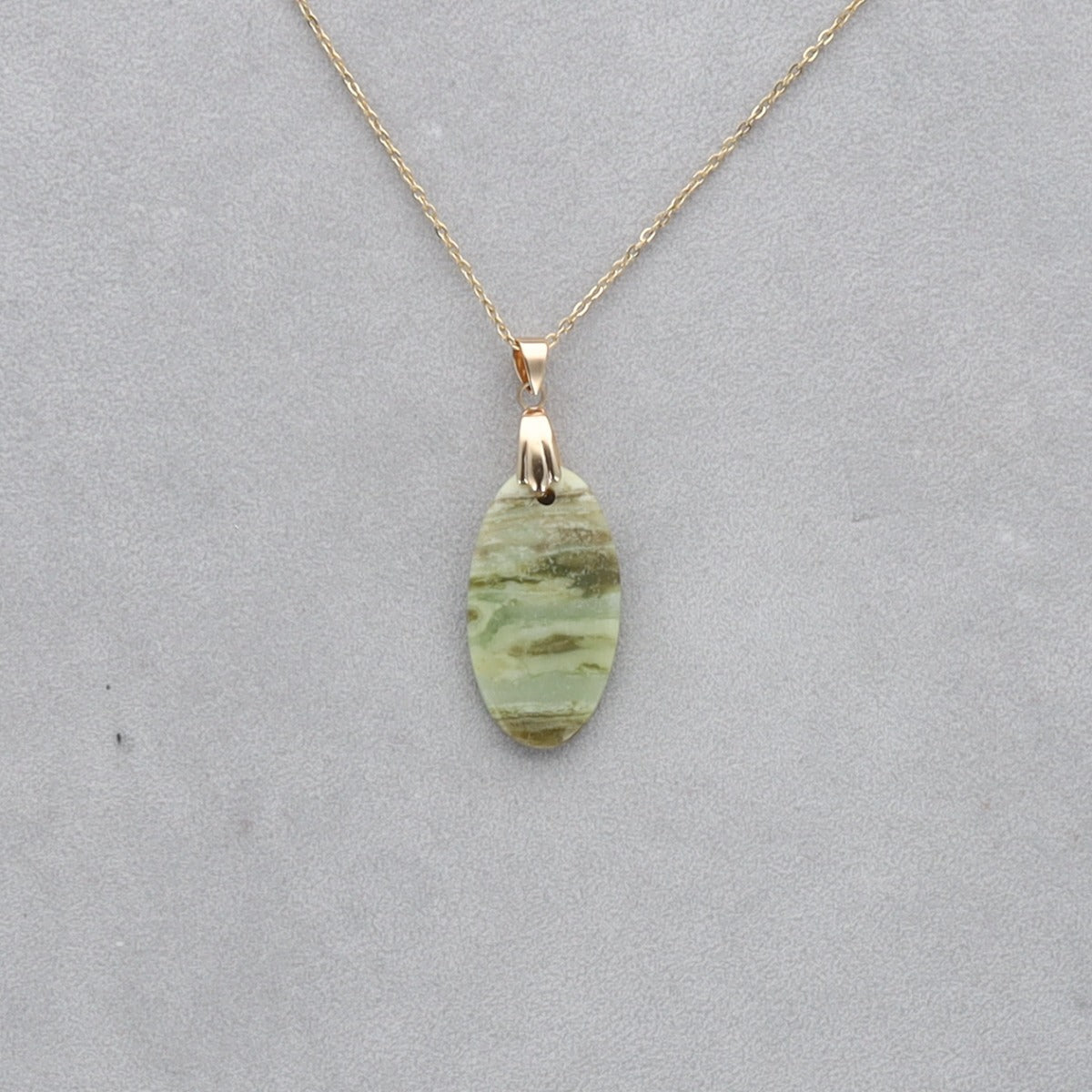 Serpentine Cabochon percé 30