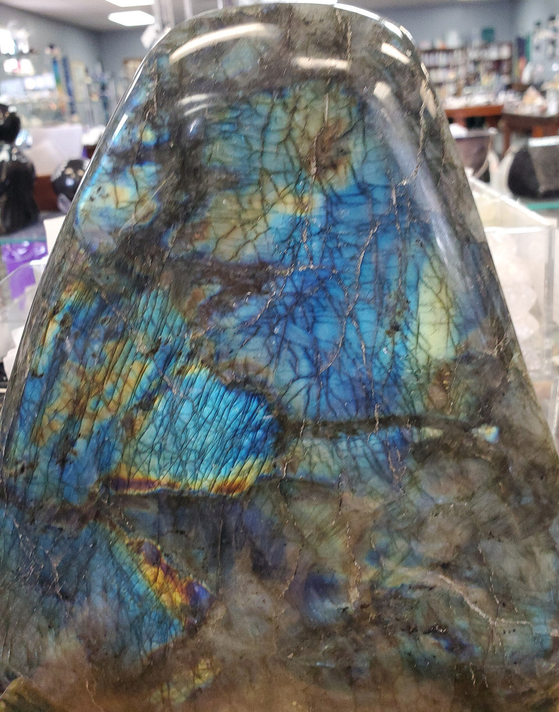 Labradorite : vertus, signification et propriétés de la pierre aux reflets d'aurore