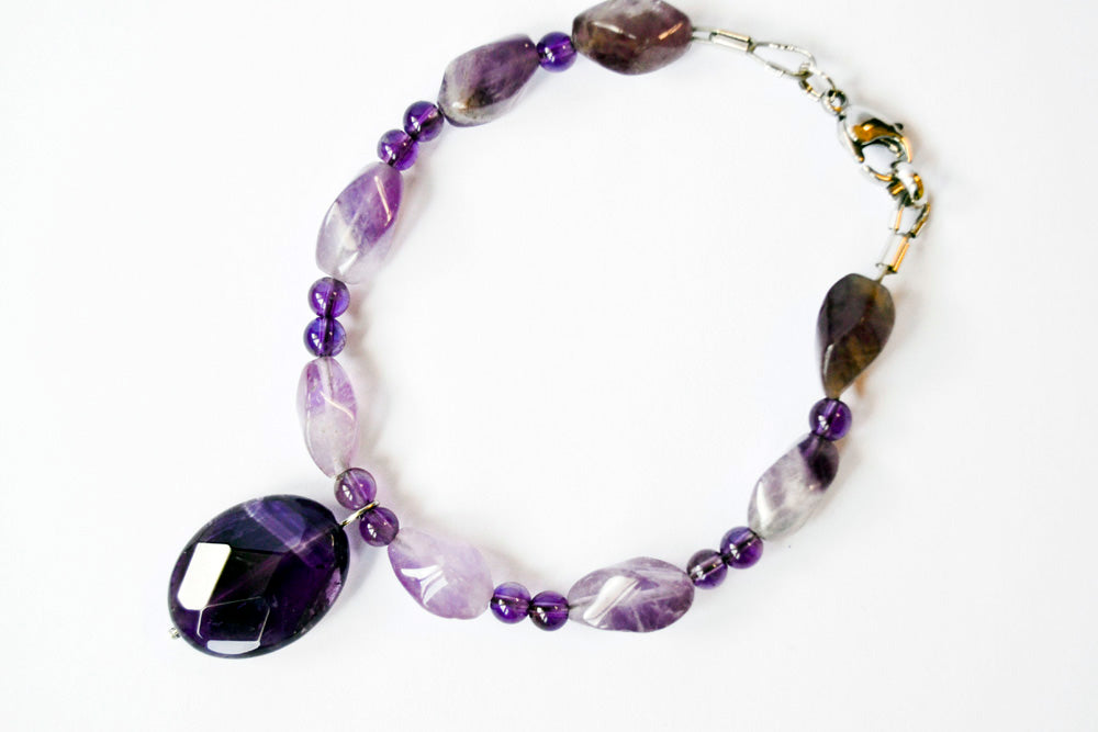 Bracelet en pierres naturelles : comment le choisir et le porter