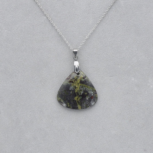 Dragon Vert Cabochon percé 25