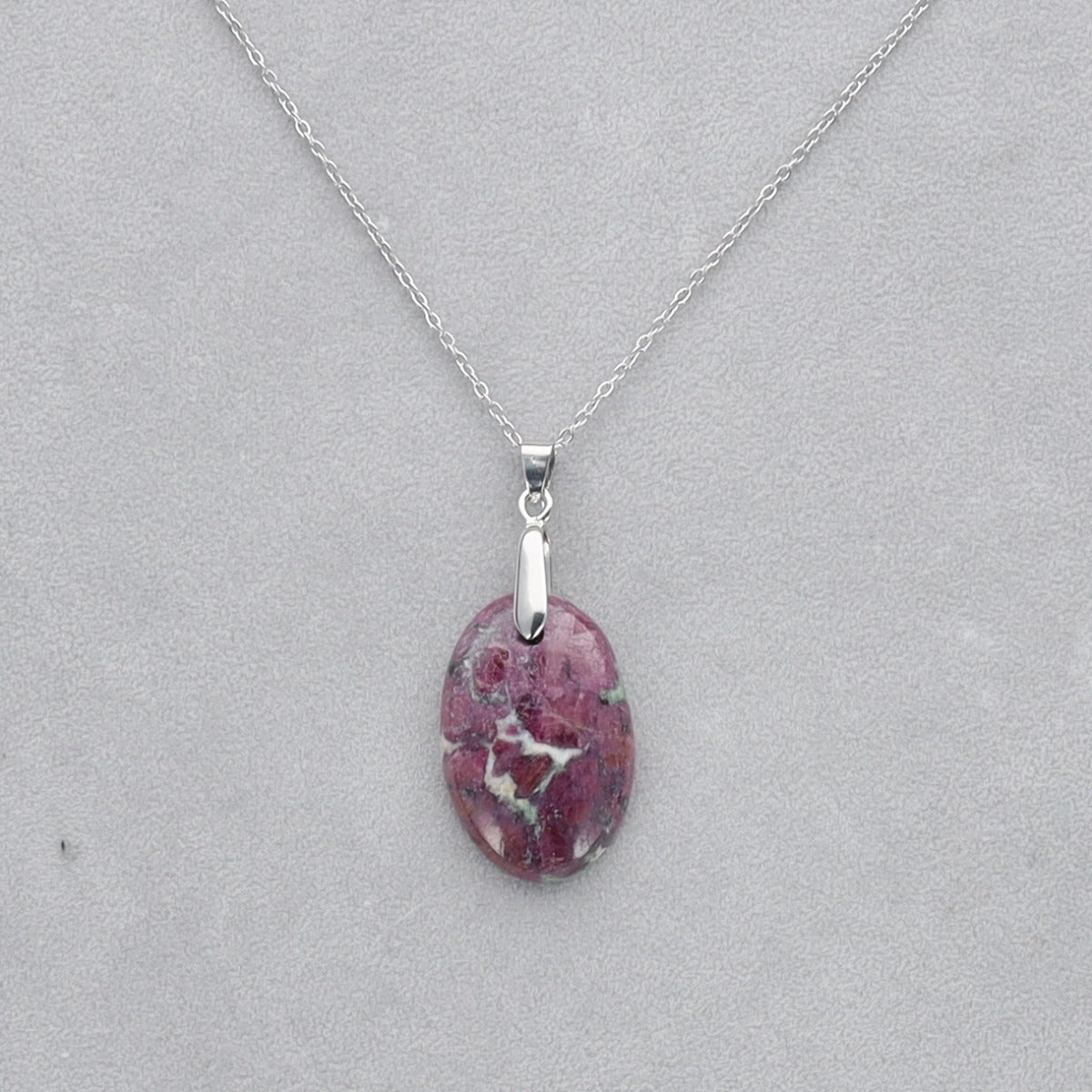Fuschite Rubis Cabochon percé 44