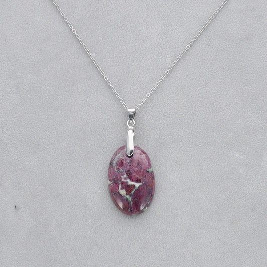 Fuschite Rubis Cabochon percé 44