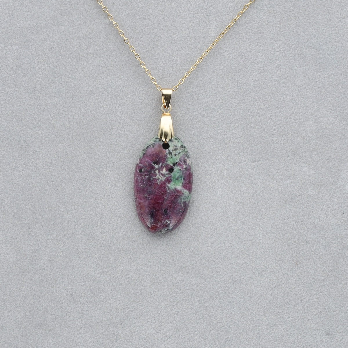 Fuschite Rubis Cabochon percé 61