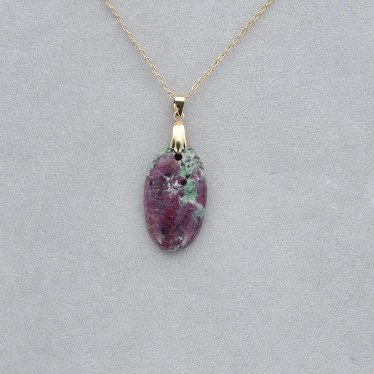 Fuschite Rubis Cabochon percé 61