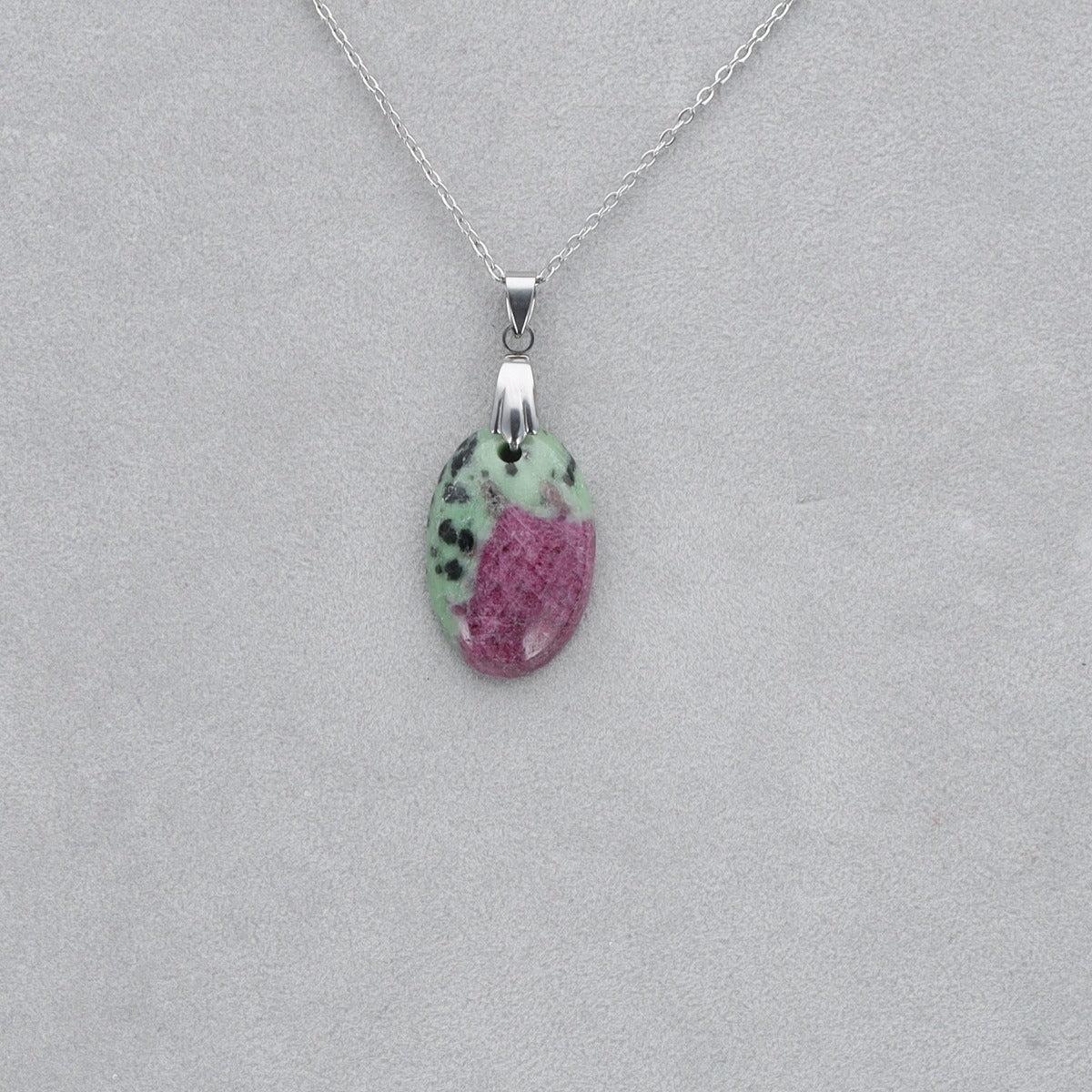 Fuschite Rubis Cabochon percé 67