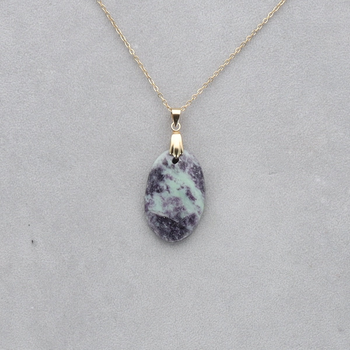 Kammererite Cabochon percé 60
