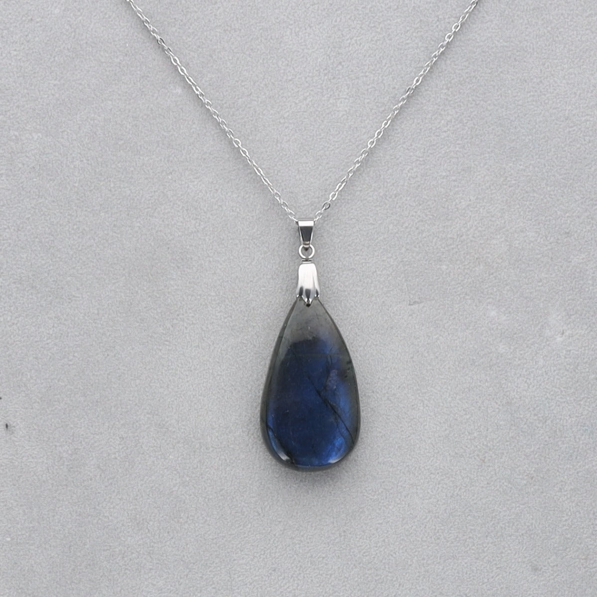 Labradorite Extra Cabochon percé 43
