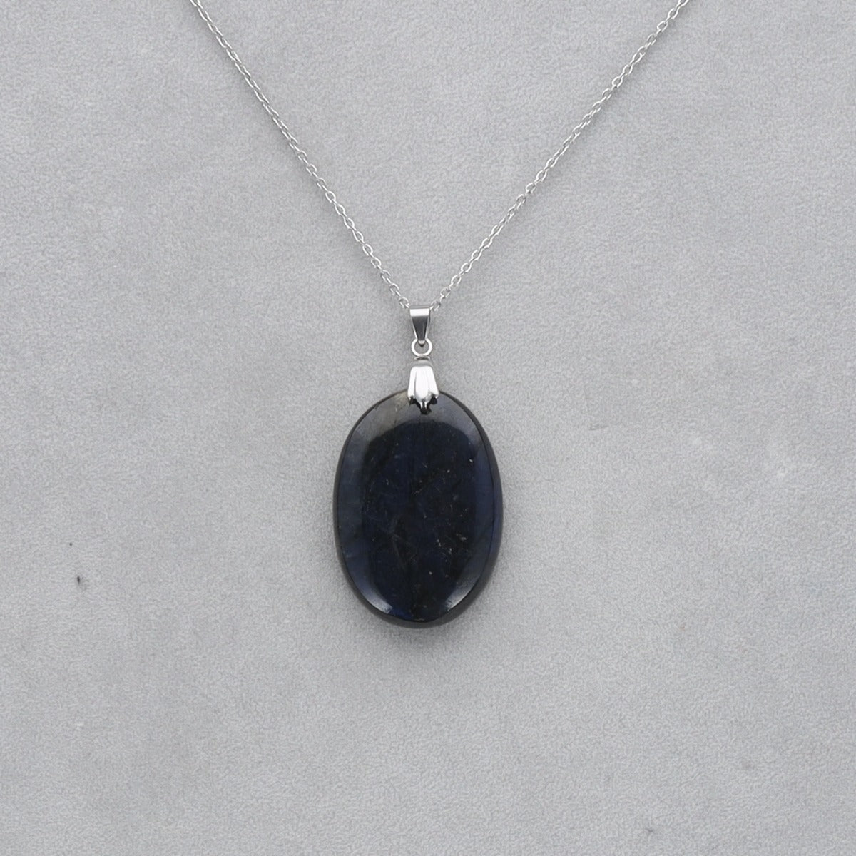 Labradorite Extra Cabochon percé 59