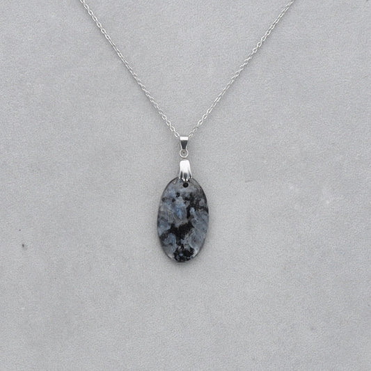 Larvikite Cabochon percé 45