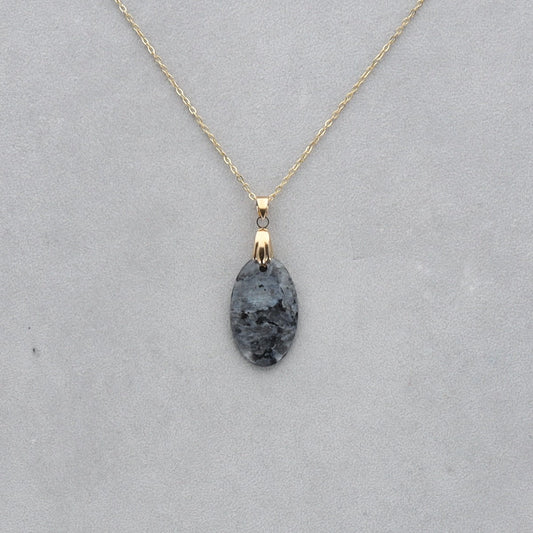 Larvikite Cabochon percé 48