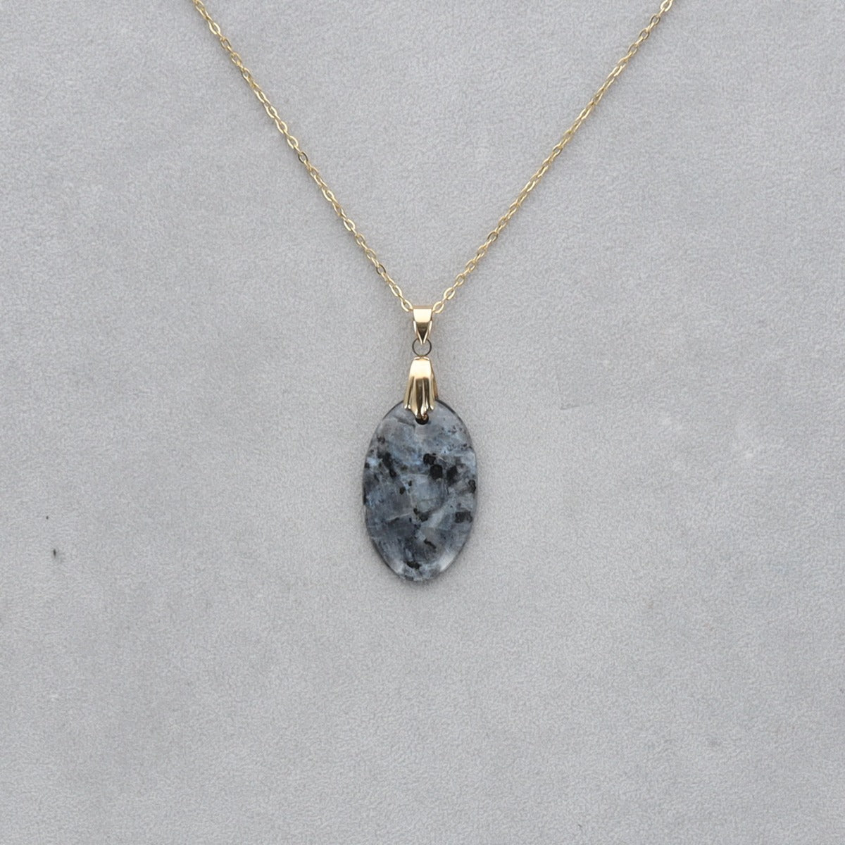 Larvikite Cabochon percé 50