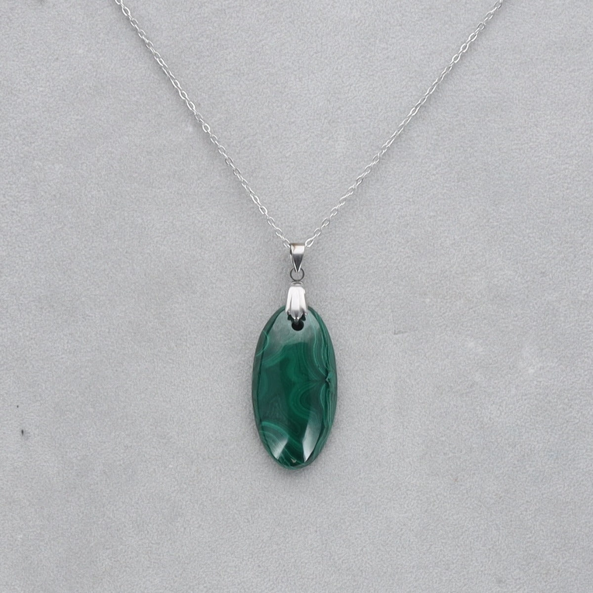 Malachite Cabochon percé 57