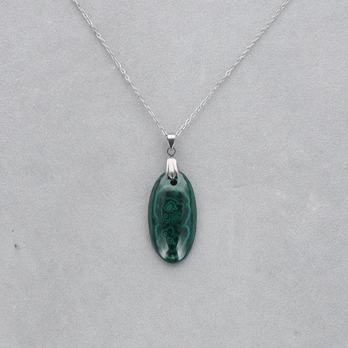 Malachite Cabochon percé 61