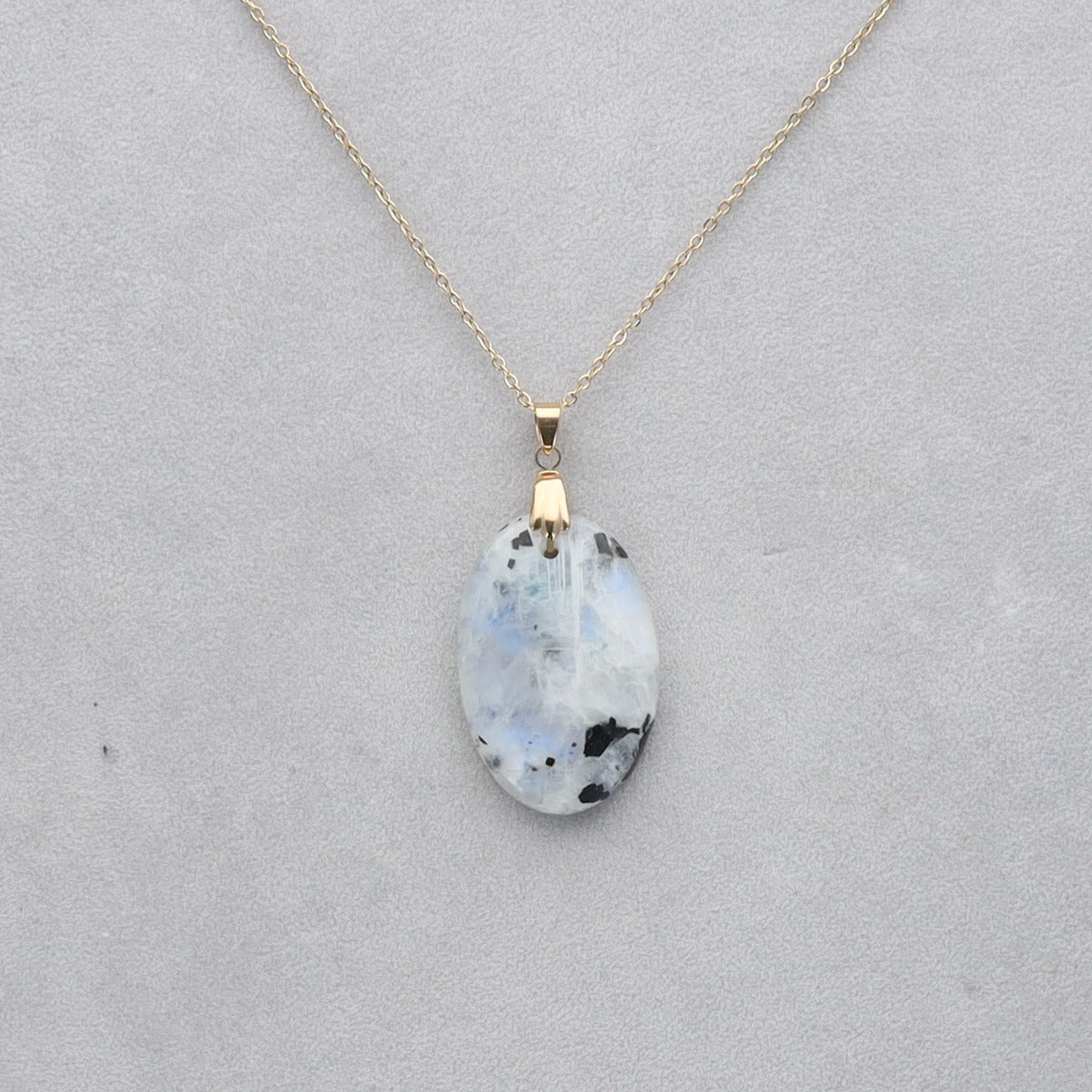 Pierre de Lune Tourmaline Cabochon percé 43