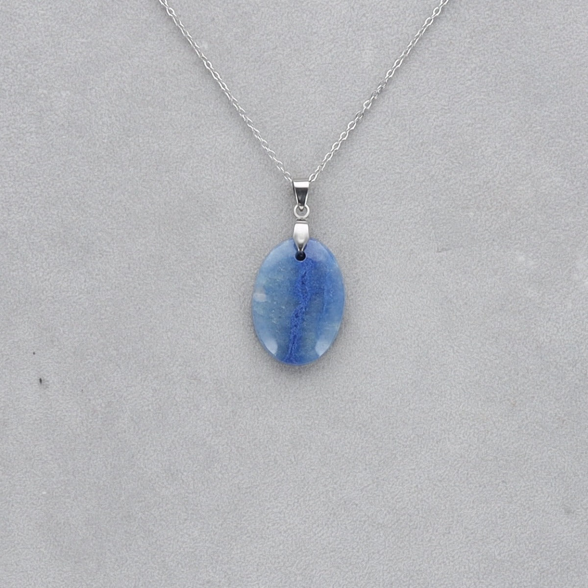 Quartz Bleu Cabochon percé 26