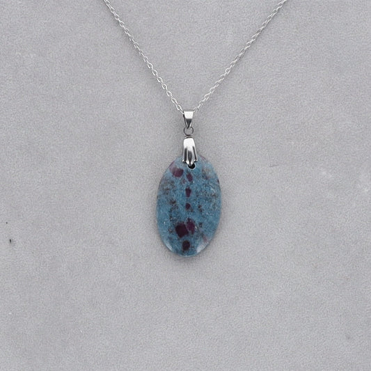 Rubis Cyanite Cabochon percé 11