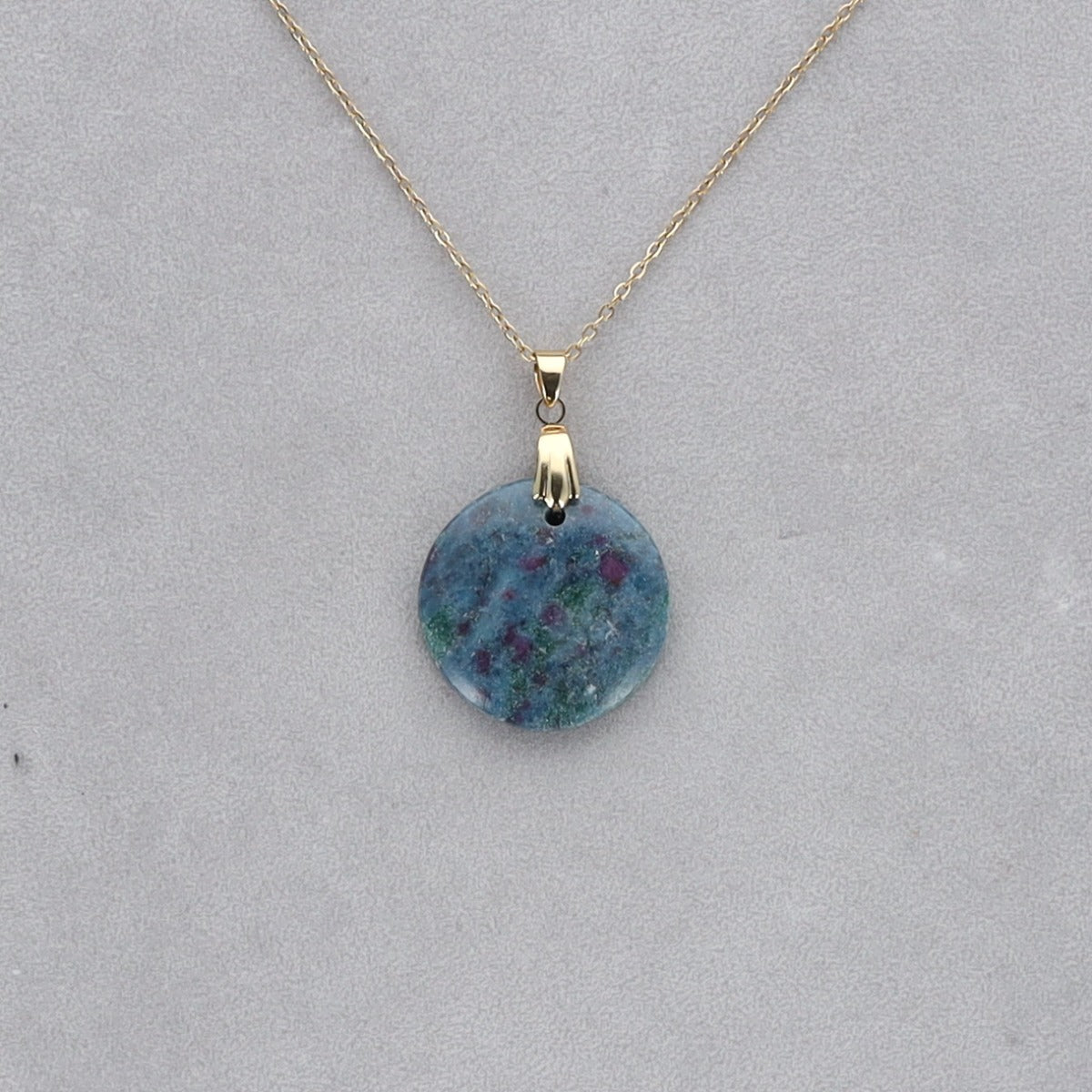 Rubis Cyanite Cabochon percé 5