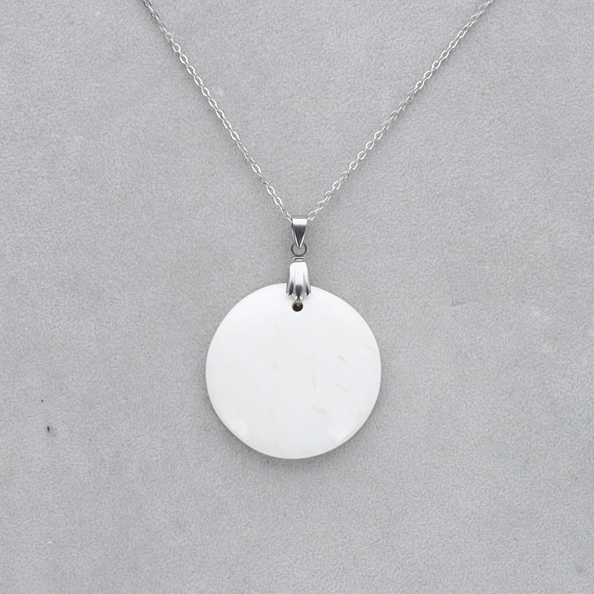 Scolécite Cabochon percé 46