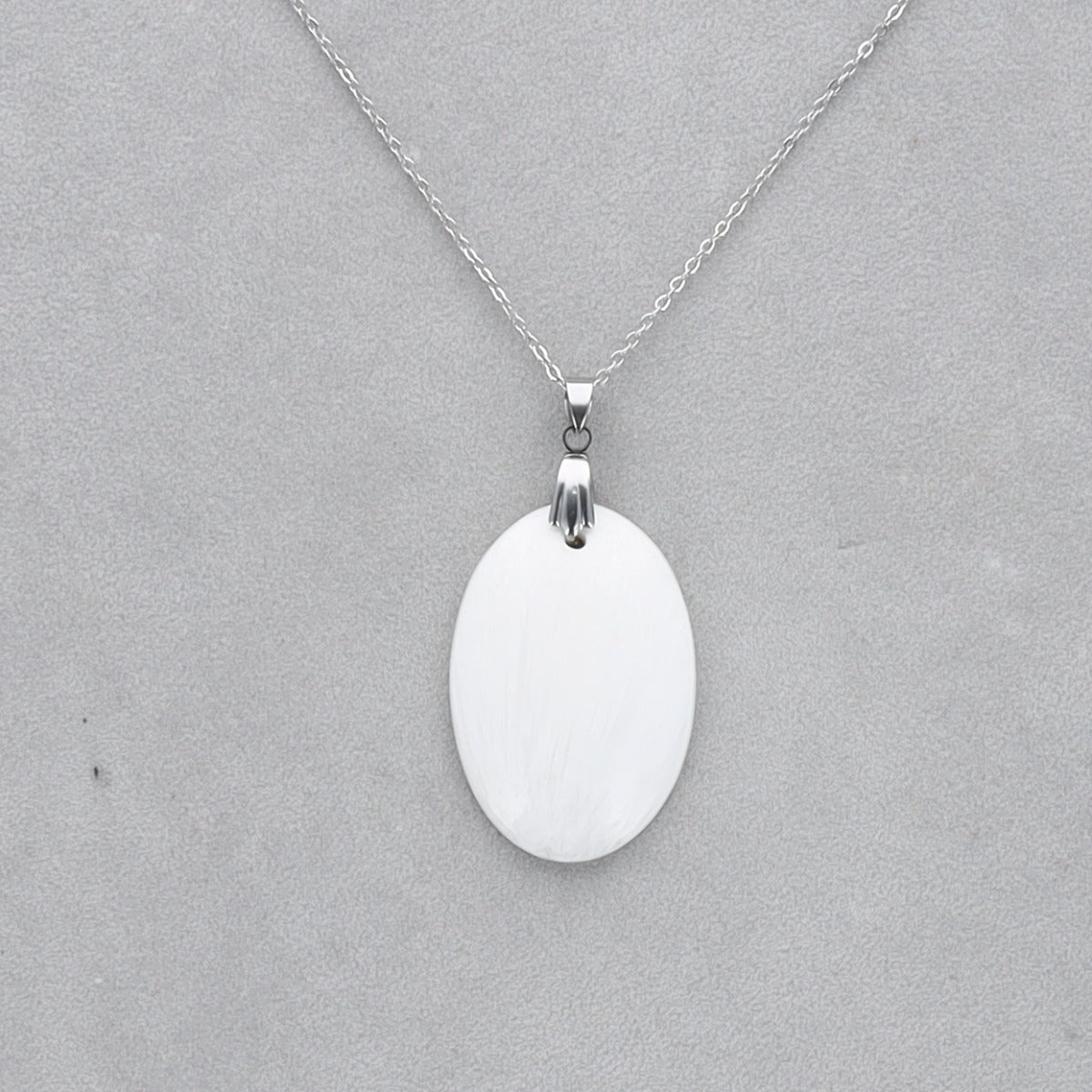 Scolécite Cabochon percé 48
