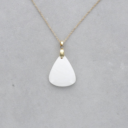 Scolécite Cabochon percé 63