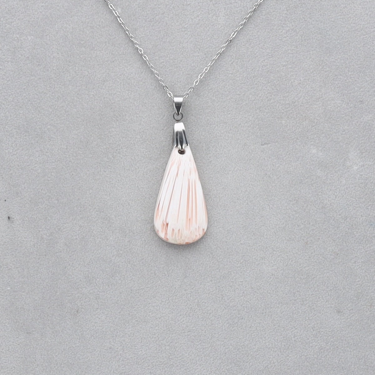 Scolécite Rose Cabochon percé 39