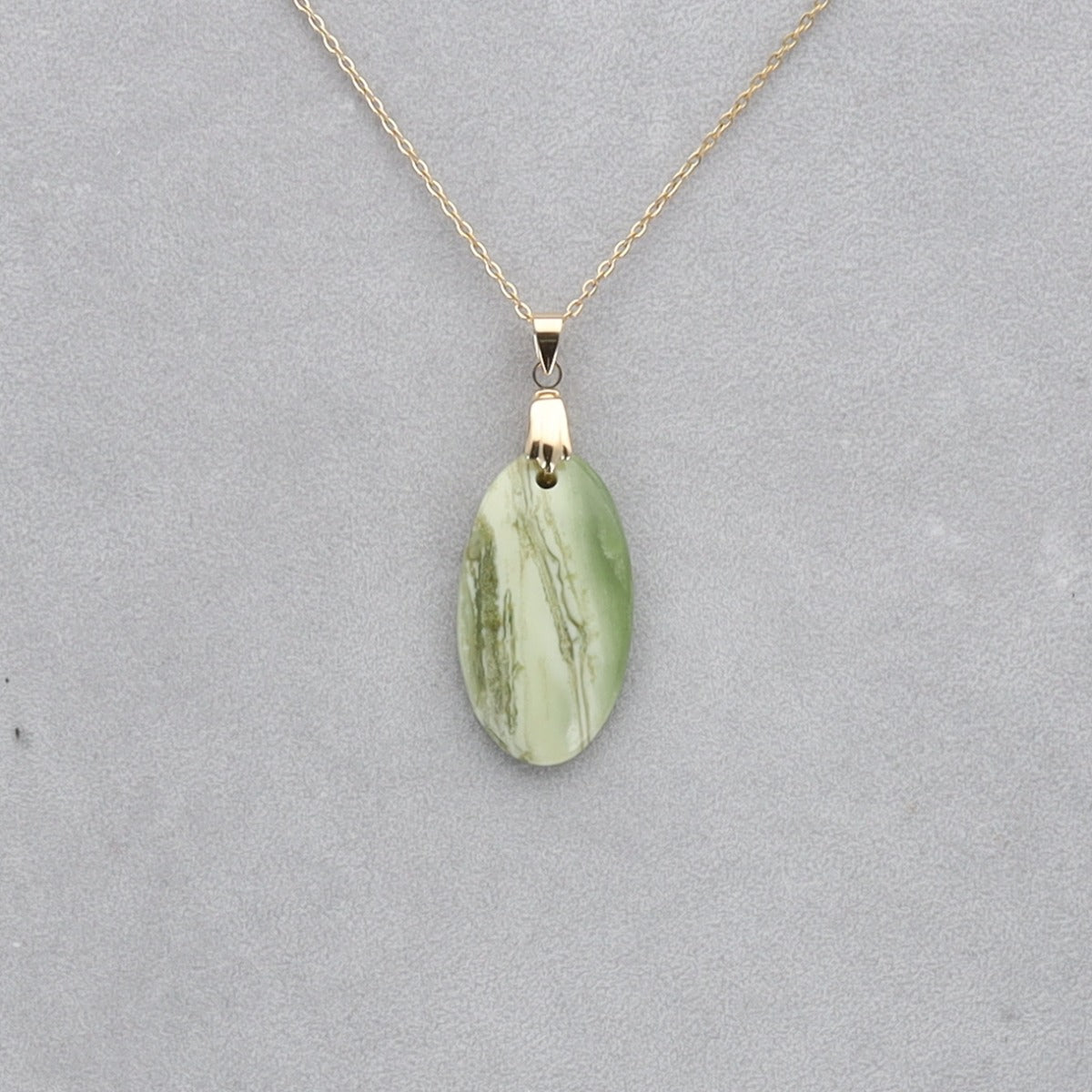 Serpentine Cabochon percé 12