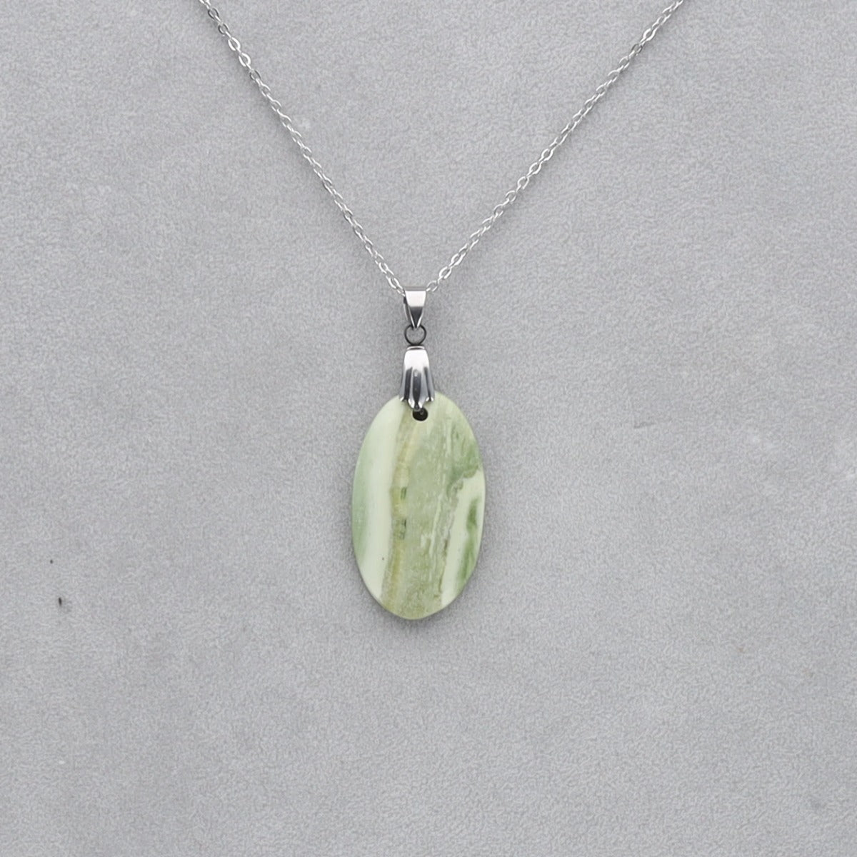 Serpentine Cabochon percé 16