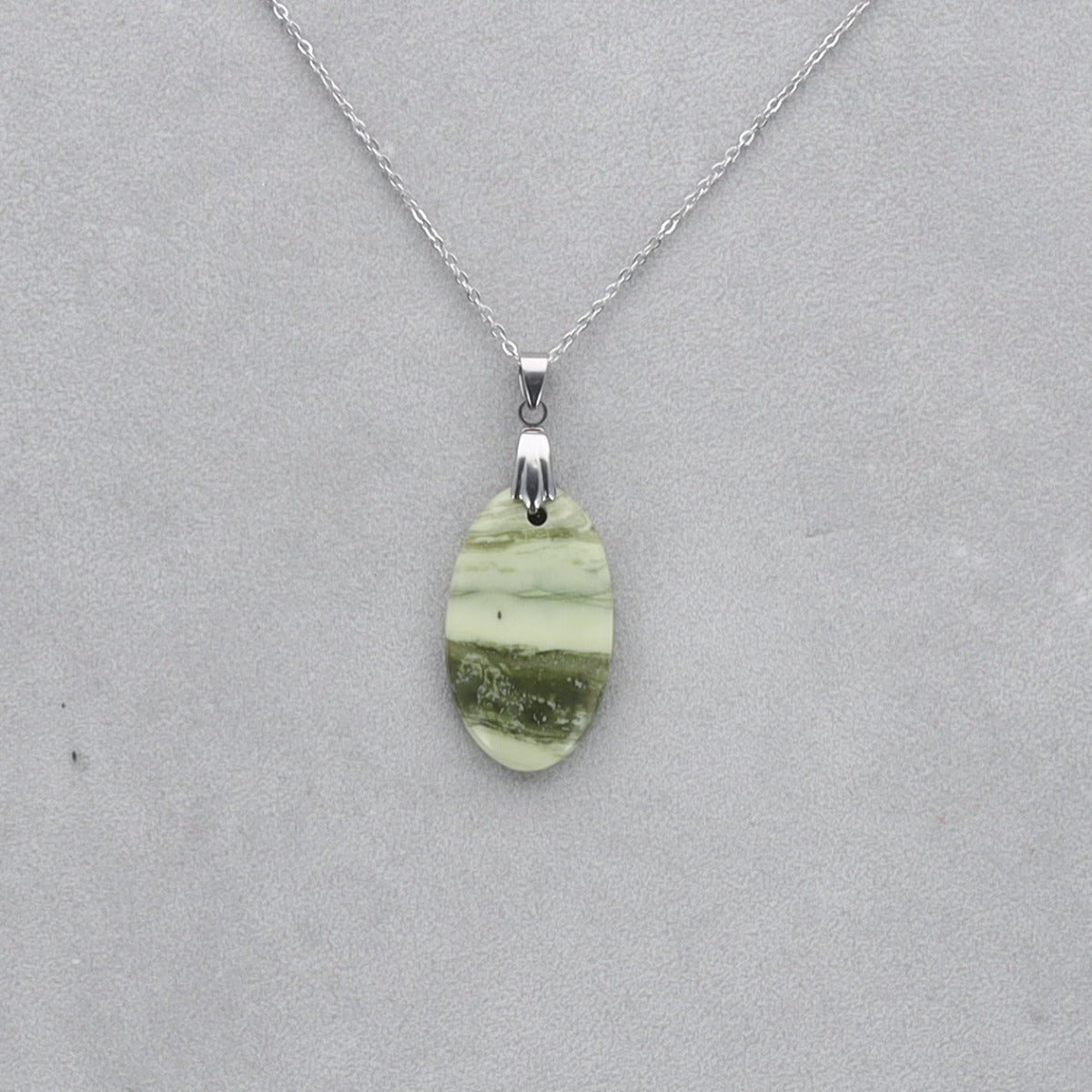 Serpentine Cabochon percé 17