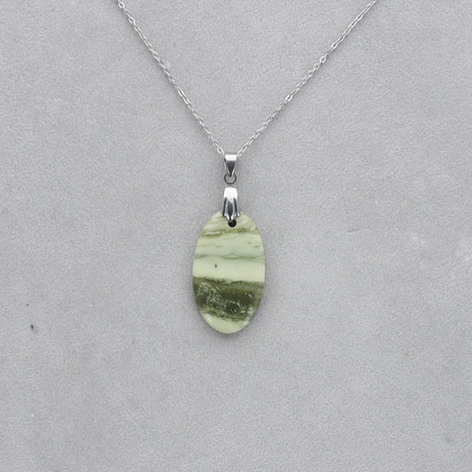 Serpentine Cabochon percé 17