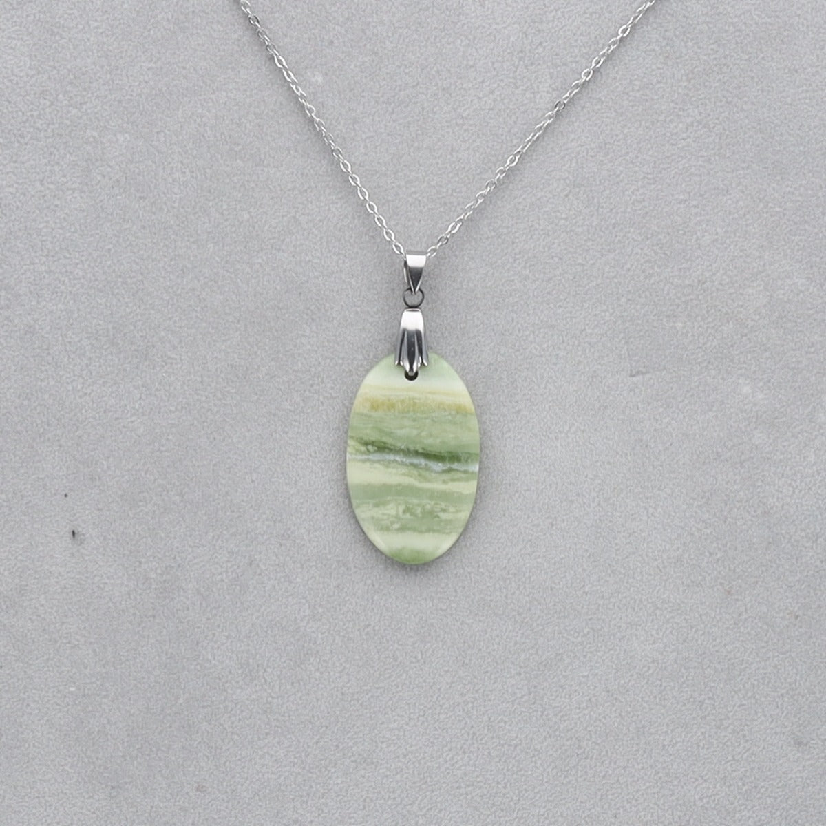 Serpentine Cabochon percé 20