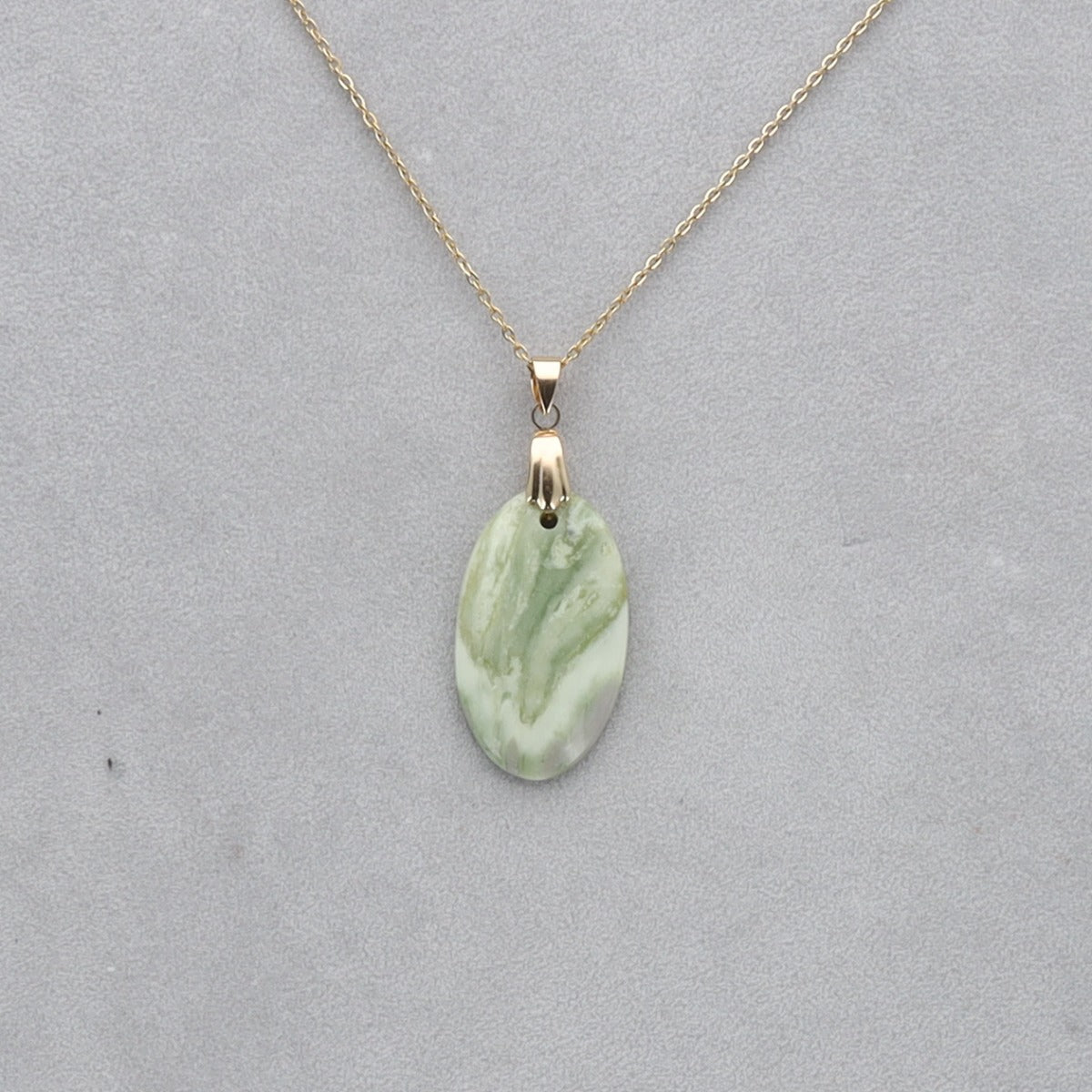 Serpentine Cabochon percé 28