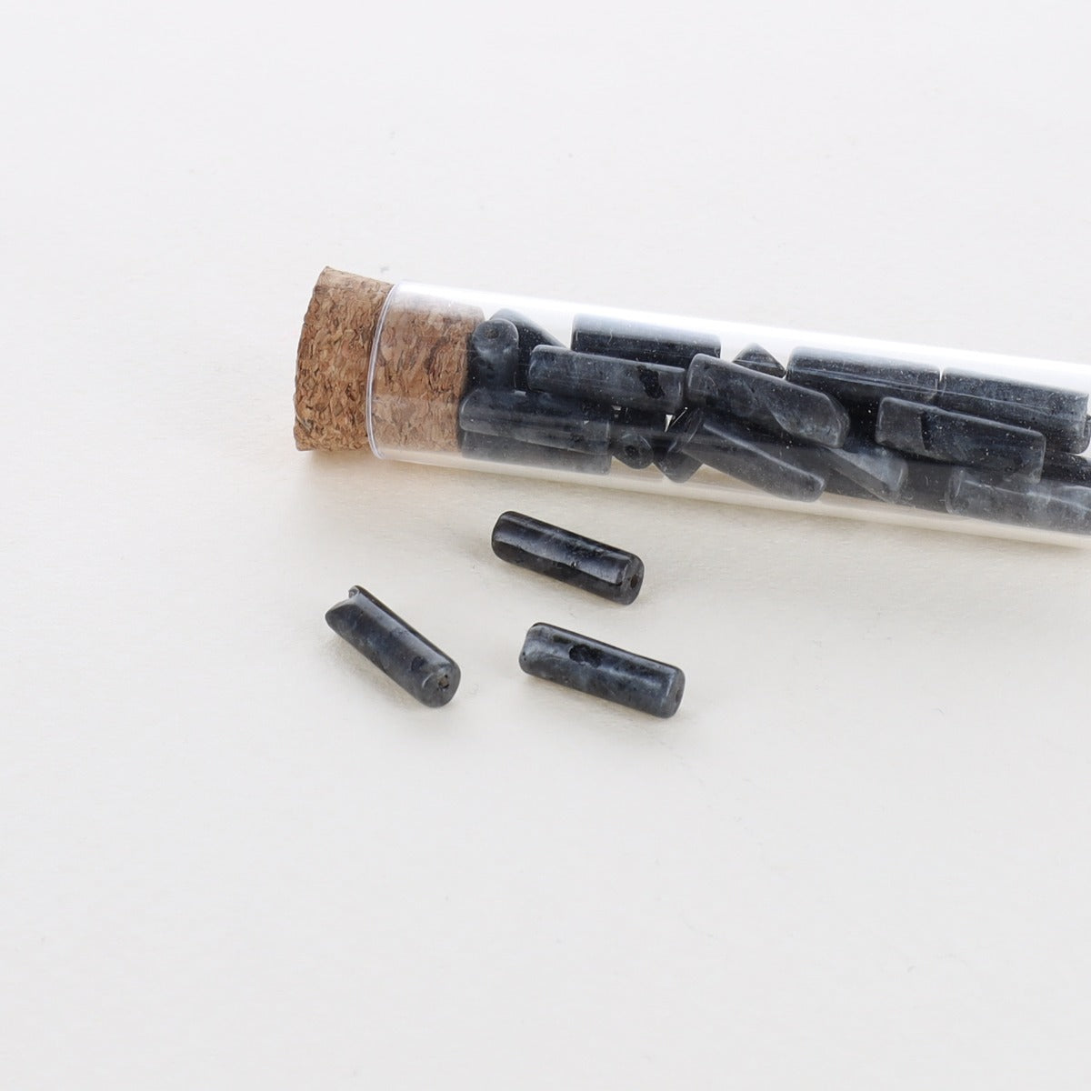Larvikite - Tube (Lot de 10)