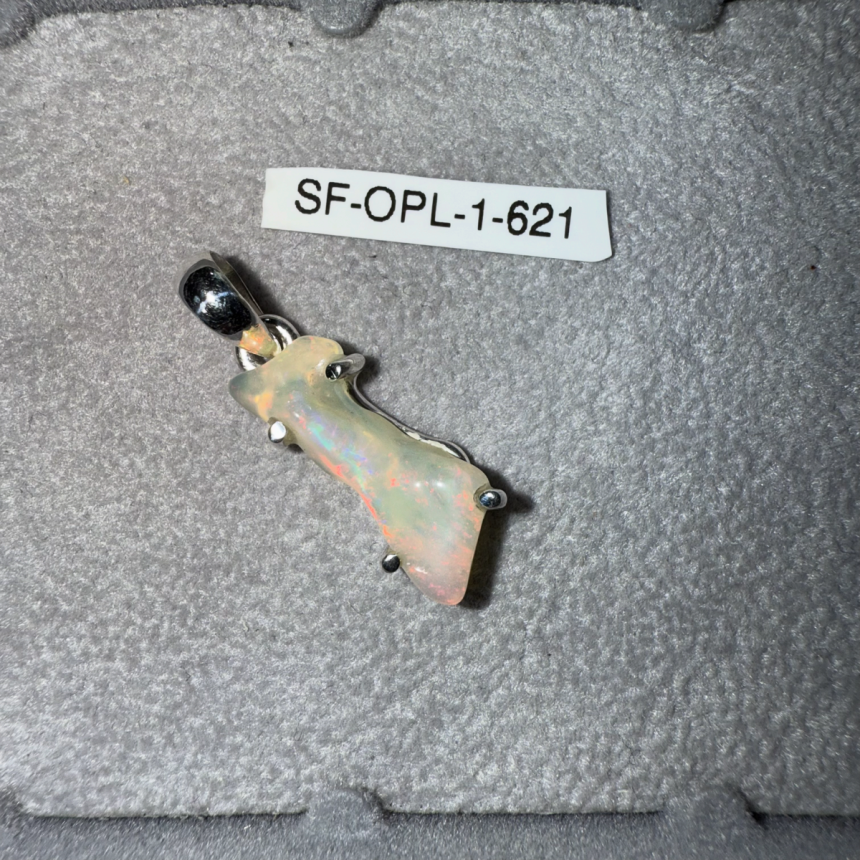 Pendentif Opale 621