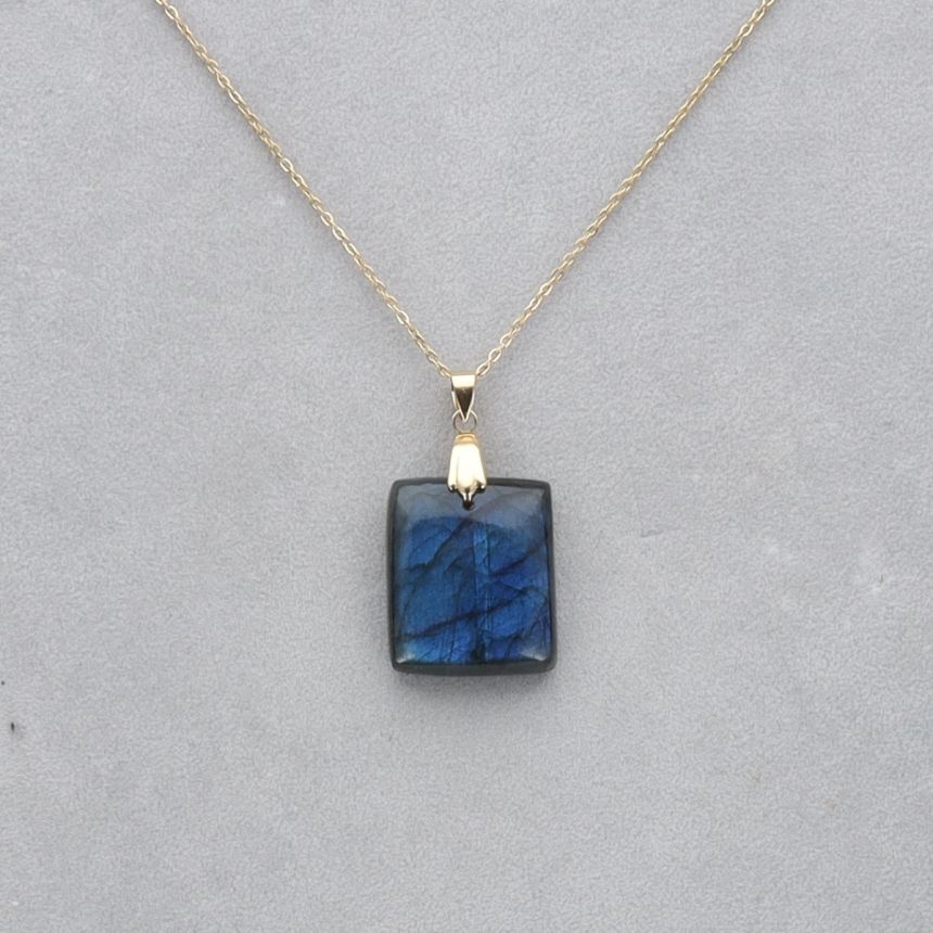 Labradorite Extra Cabochon percé 48