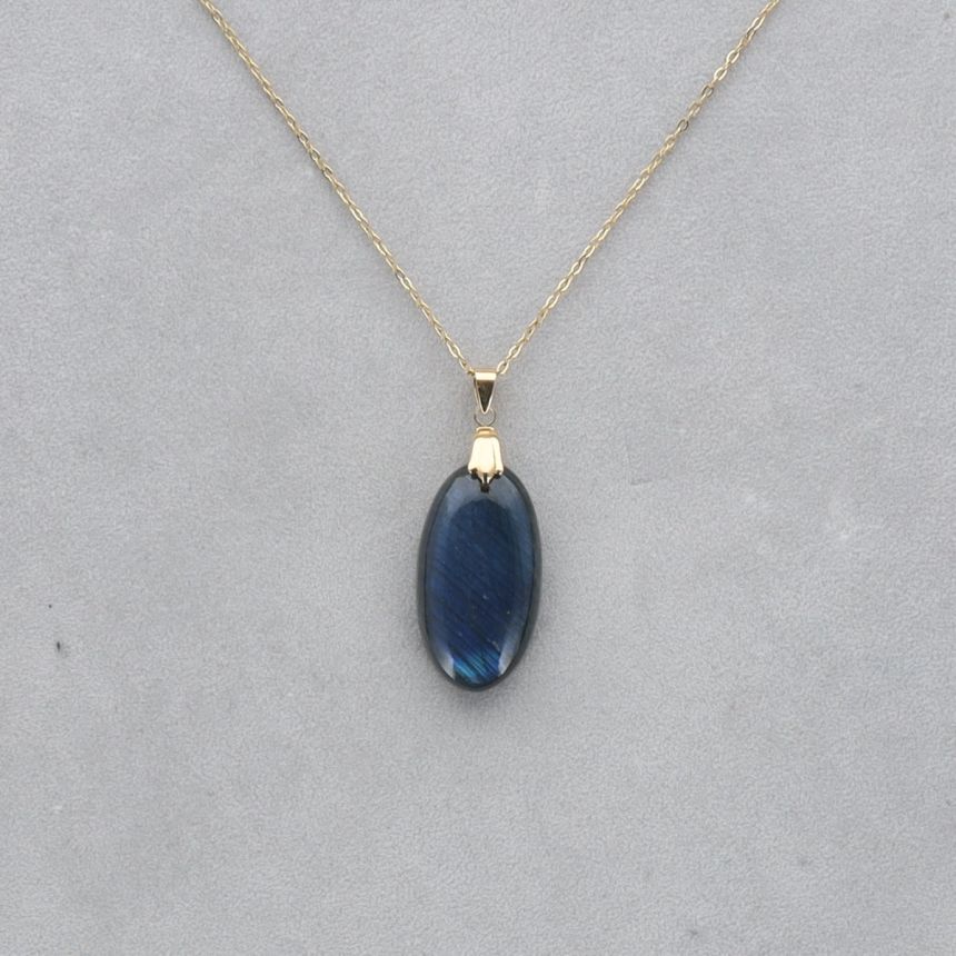 Labradorite Extra Cabochon percé 63